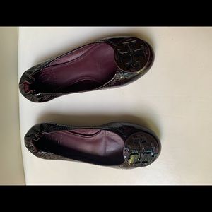 Patent leather flat. Almost new